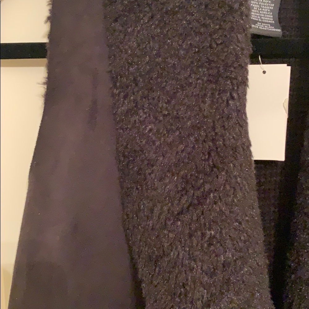 Vest - Picture 2 of 6